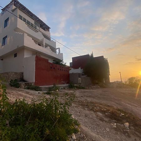 Tamraght Red Carpet Surf Camp Sea, Mountain & Garden Escape酒店 外观 照片