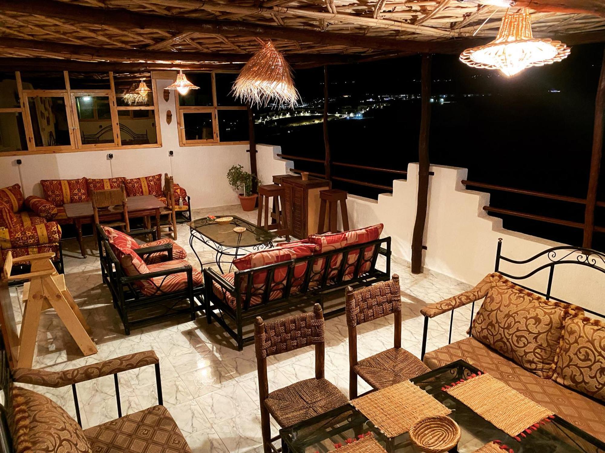 Tamraght Red Carpet Surf Camp Sea, Mountain & Garden Escape酒店 外观 照片
