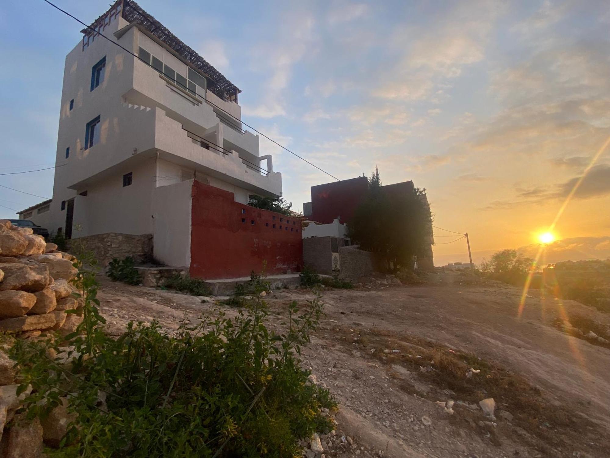 Tamraght Red Carpet Surf Camp Sea, Mountain & Garden Escape酒店 外观 照片